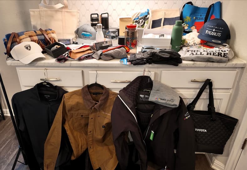 Full Swag Giveaway