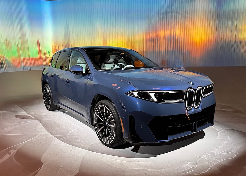 The Bmw Ix3 In Ocean Wave Blue Is Leading New Car Trends
