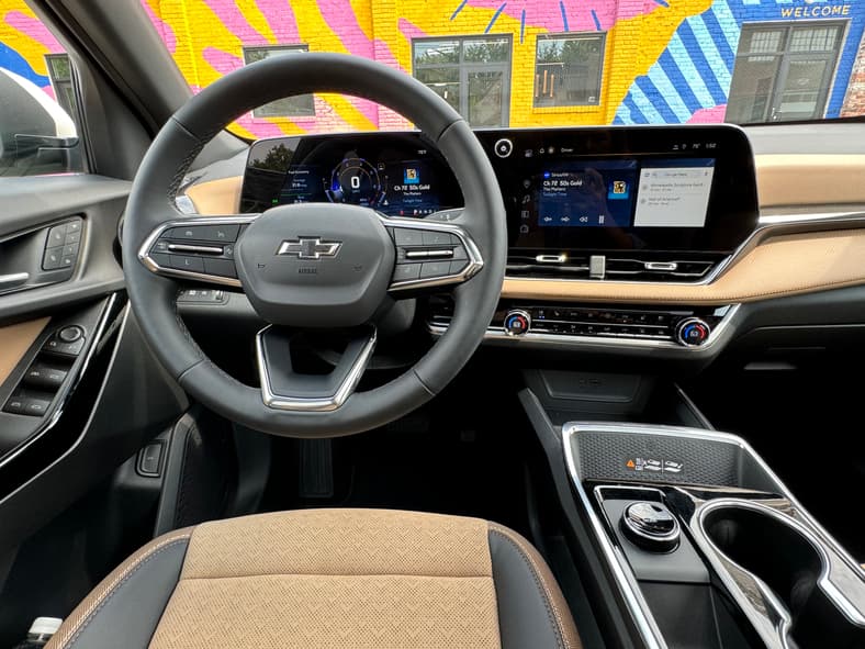The View Of The Front Seat In The 2025 Chevrolet Equinox