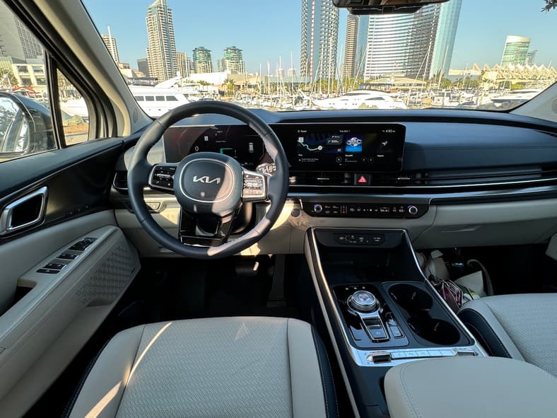 The View From The Driver'S Seat In The 2025 Kia Carnival