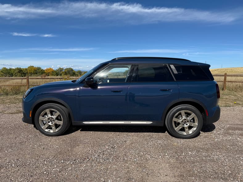 The Side Profile Of The 2025 Mini Countryman Se All4