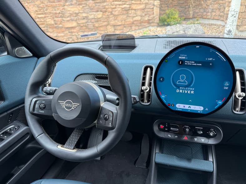The Center Screen Of The 2025 Mini Countryman Se All4