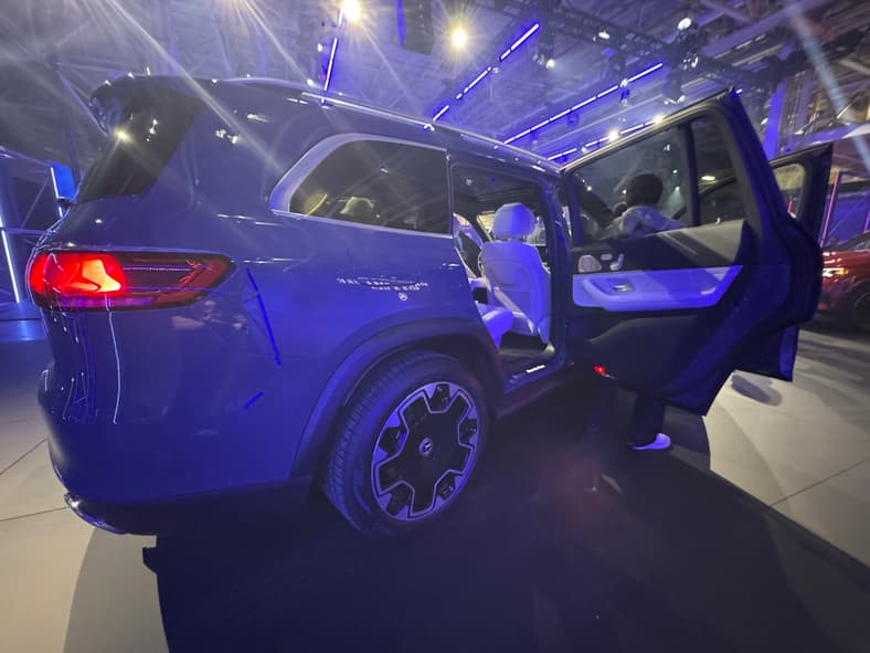 The Rear Quarter Of The 2027 Mercedes-Benz Gls Suv