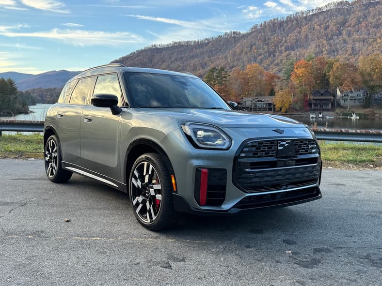 The Mini Cooper Countryman Jcw