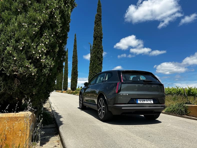 The 2027 Volvo Ex60 On The Road