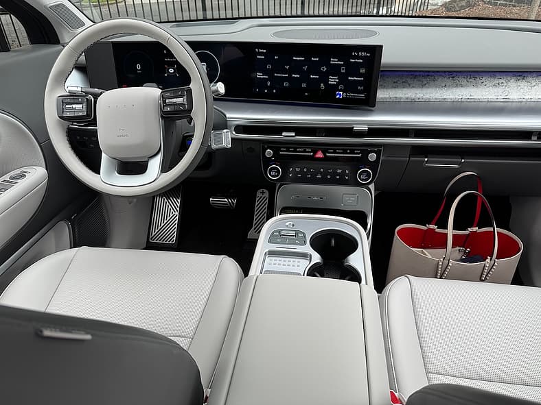The Front Seat In The Hyundai Ioniq 9