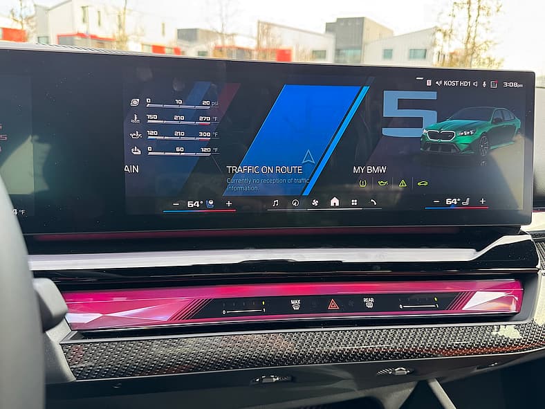 The New Multimedia System In The 2025 Bmw M5