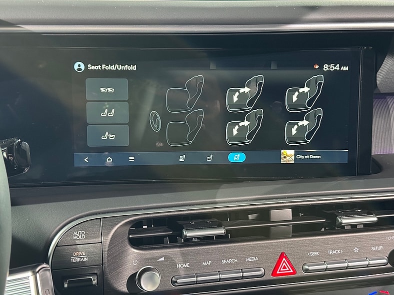 Controlling The Center And 3Rd-Row Seats Can Be Done From The Center Screen