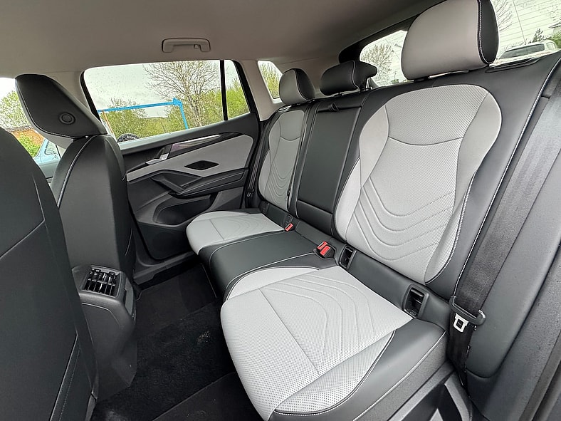 2025 Vw Tiguan Se Rear Seats