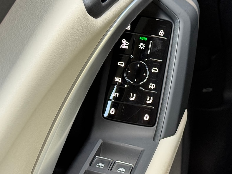 Buttons On The Driver'S Side Door In The 2025 Audi Q5