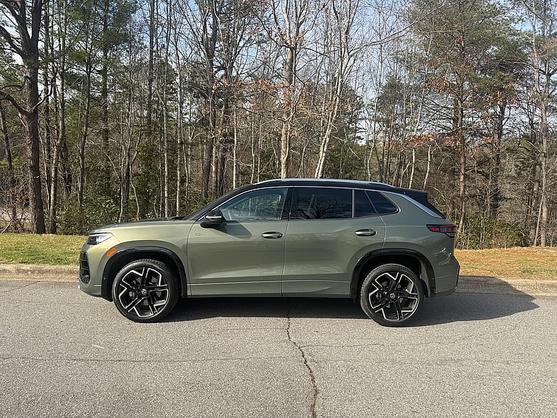 The 2026 VW Tiguan SEL R-Line Turbo Will Make You (And Your Family) Feel Like Celebrities 8 2026 Volkswagen Tiguan Side View