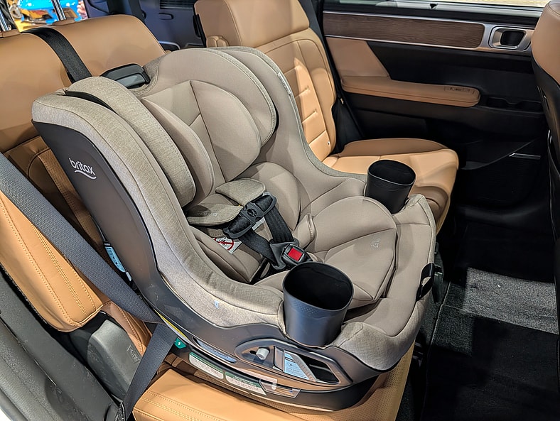 The Britax Galaxy360: A Rotating Car Seat That Actually Makes Kid-Hauling Easier 7 A Top Down View Of The New Britax Galaxy360