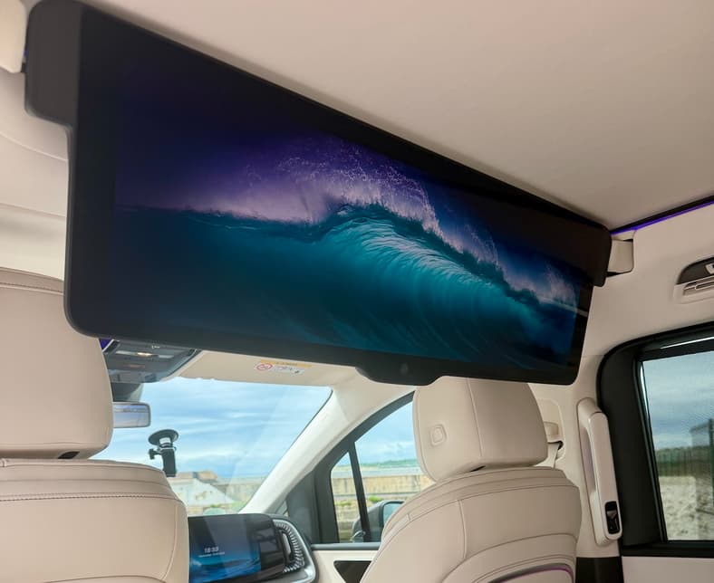 The Cinema Mode Screen Mercedes-Benz Vle In The