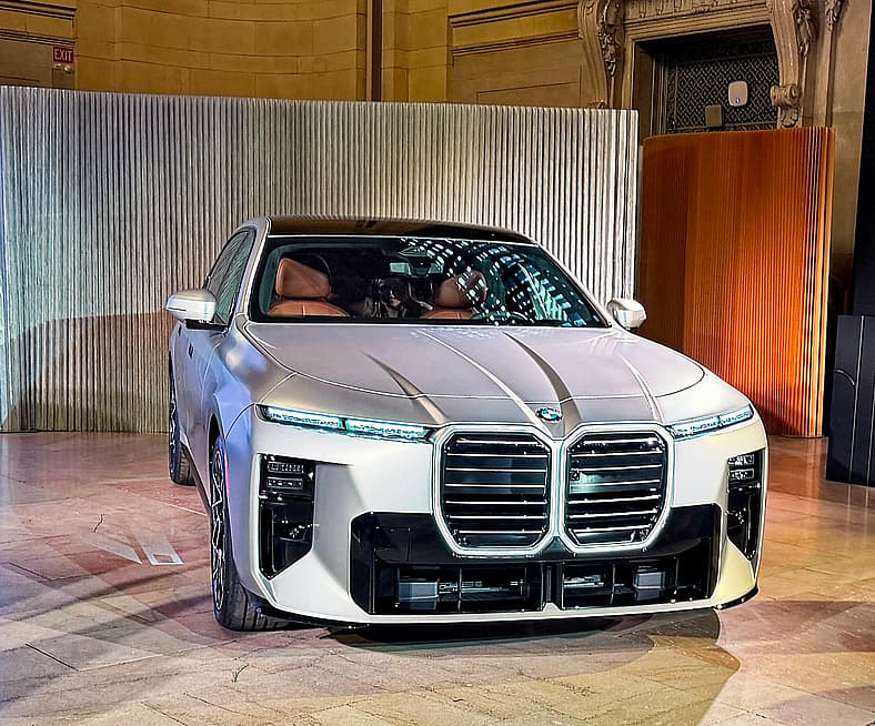 The New Front Face Of The Bmw 7 Series Neue Klasse