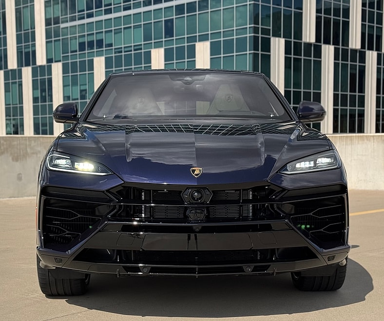 What No One Else Will Tell You About the Lamborghini Urus SE—It’s Too Good Not To Share 5 The Front Of The Lamborghini Urus Se Features Steely-Eyed Lighting