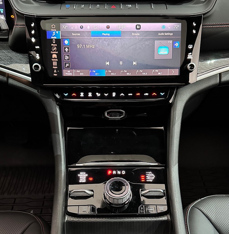 Please Don’t Mess With the 2026 Jeep Grand Cherokee — Unless It Gets Better (Guess What: It Does) 6 The Command Center And Multimedia Screen In The 2026 Jeep Grand Cherokee