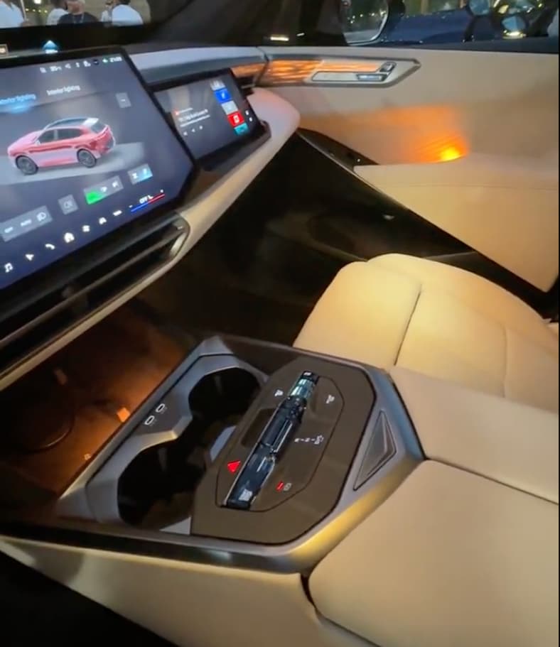 A Girls Guide To Cars | Every Delicious 2027 Bmw X5 Detail That Made Us Swoon - The Interior At Night