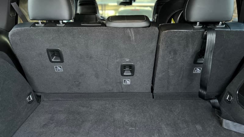 There Are Back-Of-The-Seat Latch Anchors For Car Seats For All Three Spaces In The Jeep Grand Cherokee 4Xe_S Second Row Plus Lower Anchors On Outboard Seats.
