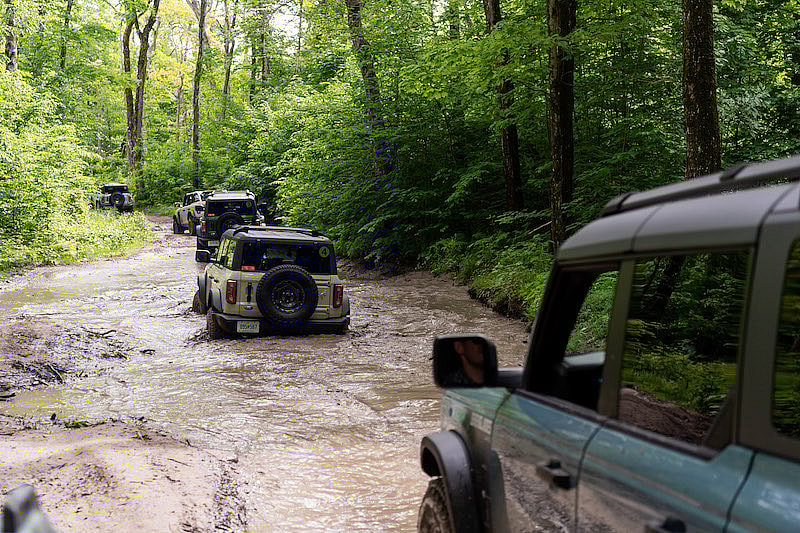That'S Me In The Middle In The White(Ish) Bronco