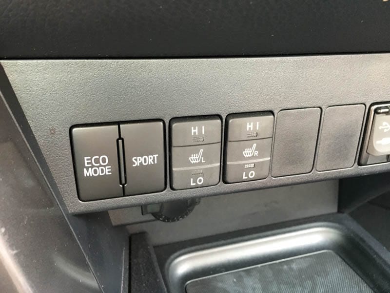 A Girls Guide to Cars | Get Ready to Blast Off in the 2016 Toyota RAV4 - 2016 07 12 09.19.00