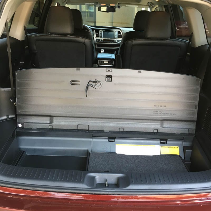 A Girls Guide to Cars | Why the 2016 Toyota Highlander Limited 3 Row SUV Could Be My Next Purchase - 2016 06 21 14.55.53