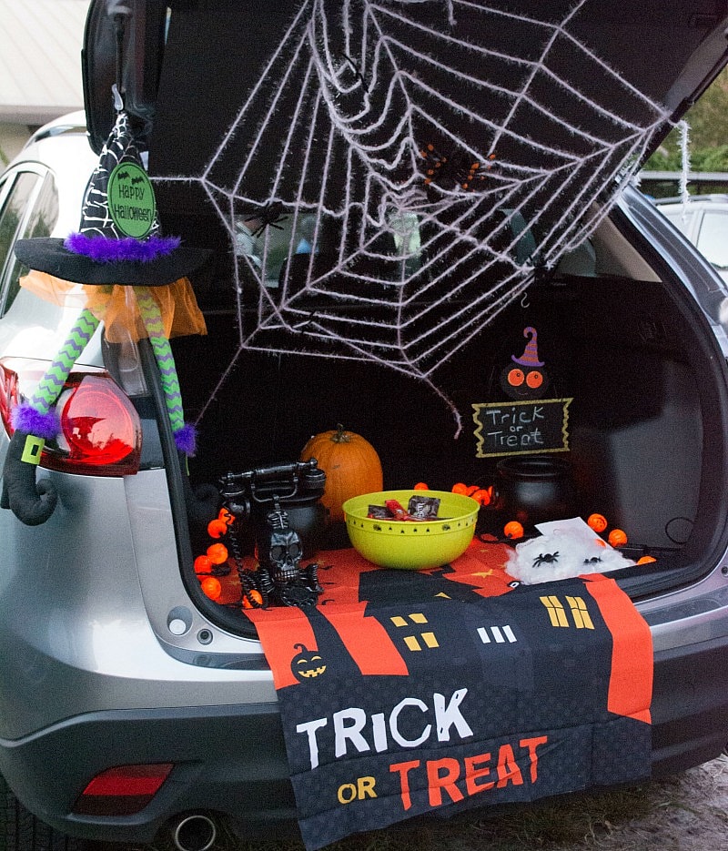 These Trunk or Treat Halloween Decoration Ideas Make Your Car the Star 3 Trunk-Or-Treat Trunk Decoration Ideas For Halloween
