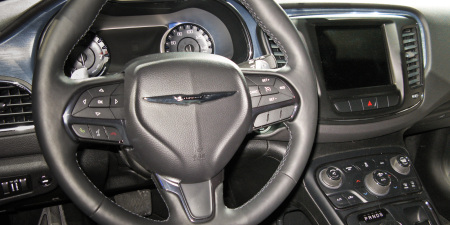 Chrysler 200,