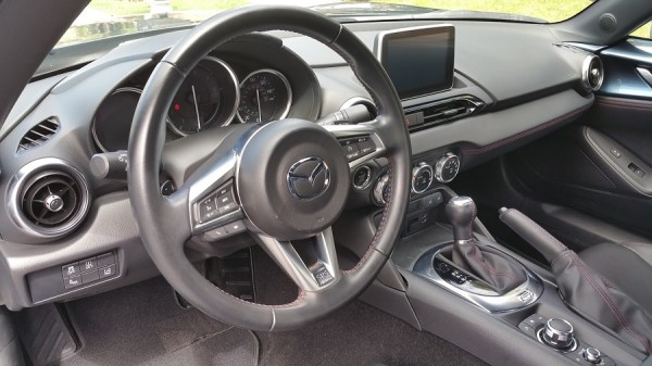 Mazda MX-5 Miata Interior Space