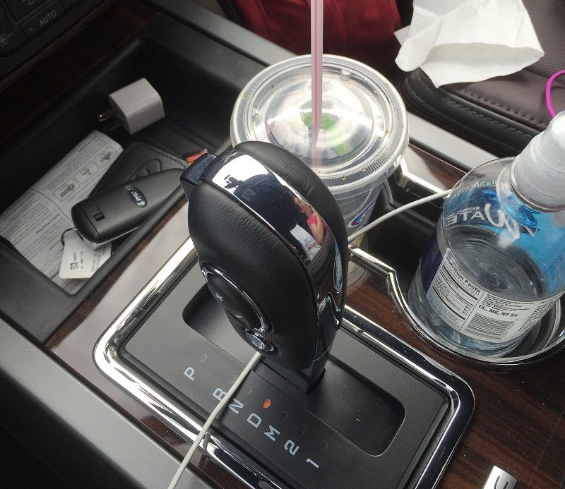 2016 Ford Expedition console
