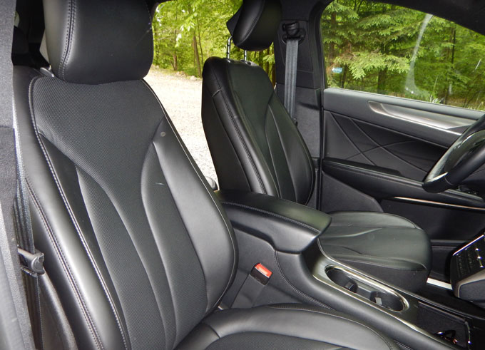 Seats in the Lincoln MKC that hug you in all the right places!