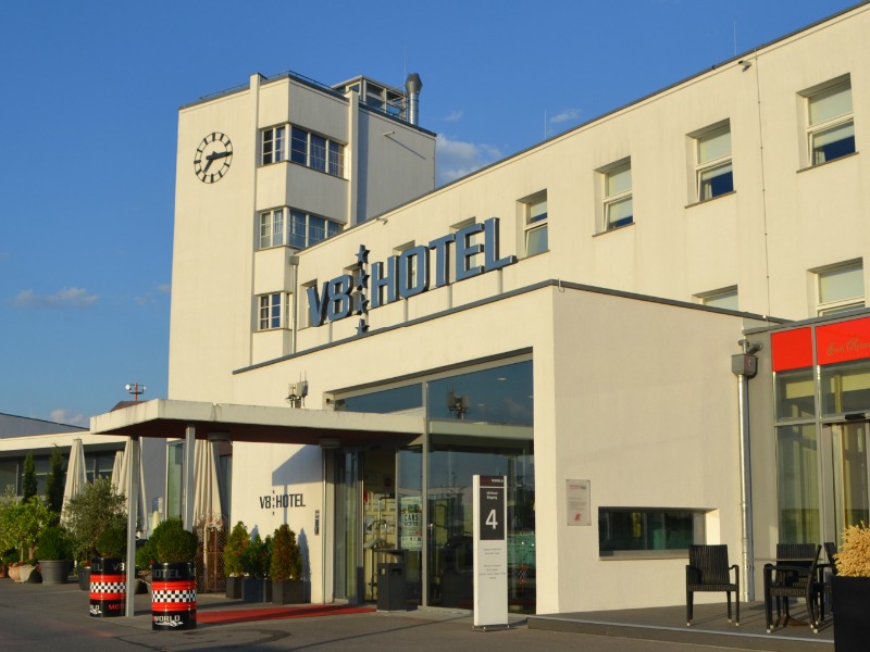 V8 Hotel