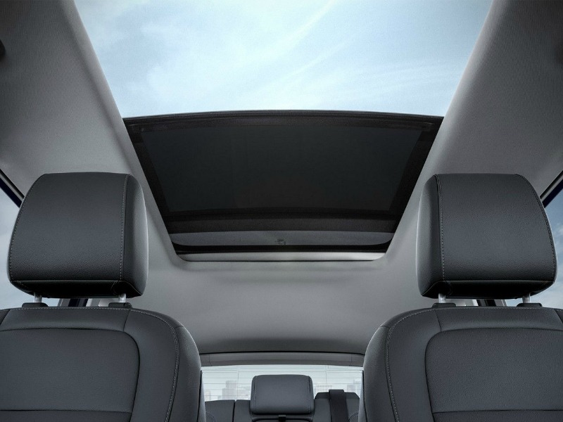 The panoramic vista roof in the 2017 Ford Escape review