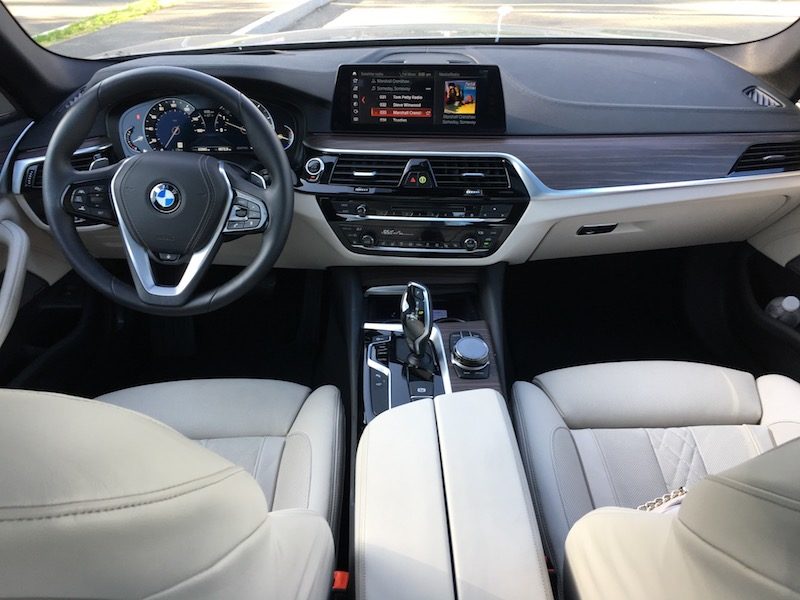 2017 BMW 530i best mid-sized luxury sedan