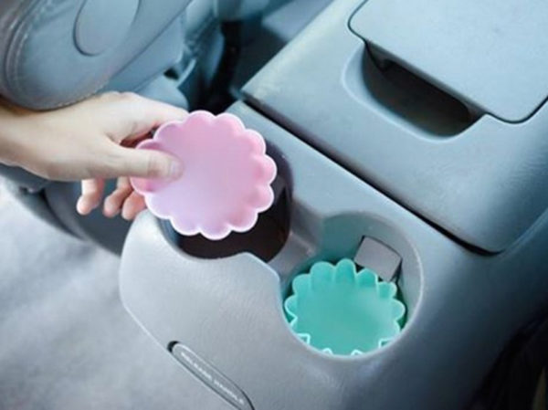 cupcake liners in cupholders on road trip