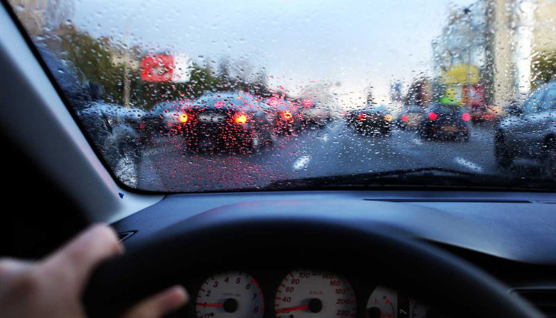 Safe driving tips for in heavy rain and traffic