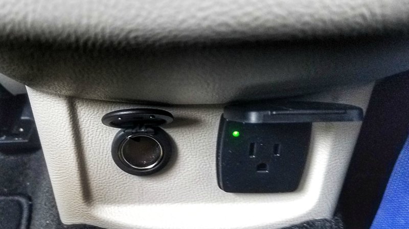 USB and Plug options in the 2017 Ford Fusion Platinum. 