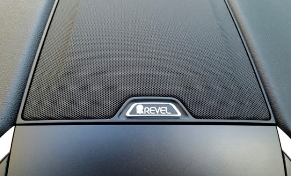 THE BEST AUDIO SOUND SYSTEMS FOUND IN STANDARD CARS Sound Systems