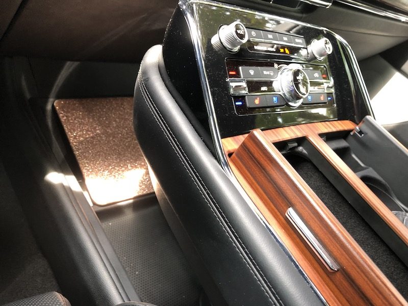 Lincoln Navigator luxury SUV center console