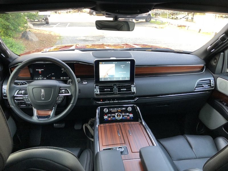 Lincoln Navigator luxury SUV front cabin
