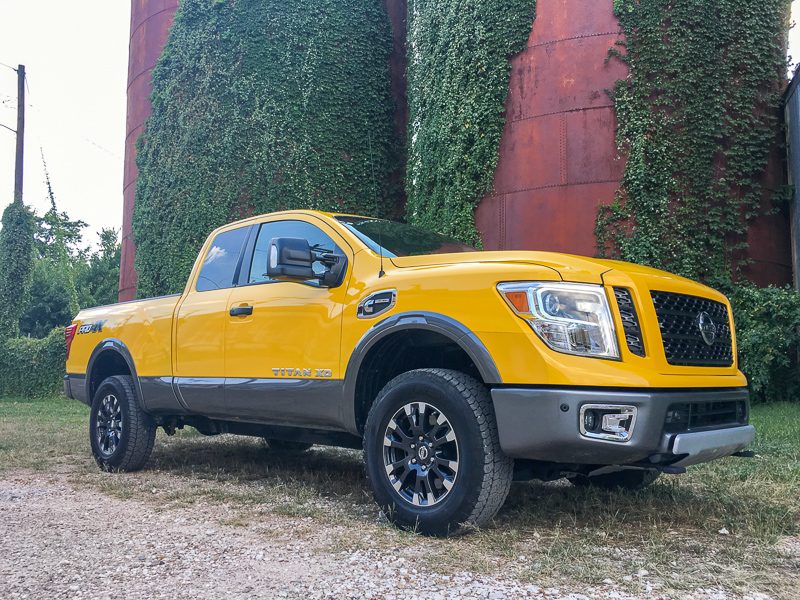 2019 nissan titan pro 4x running boards