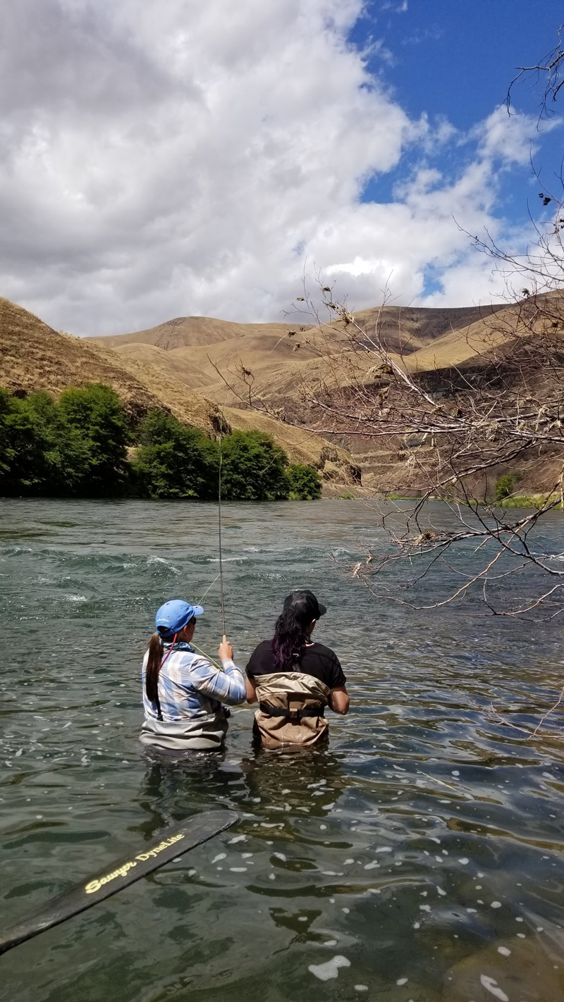 fly fishing in Deschutes River