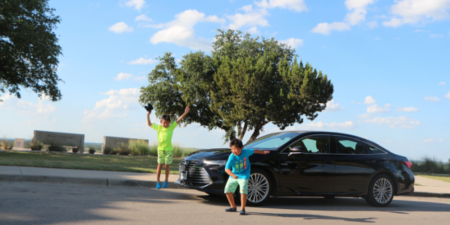 a-girls-guide-to-cars-review-toyota-avalon-hybrid