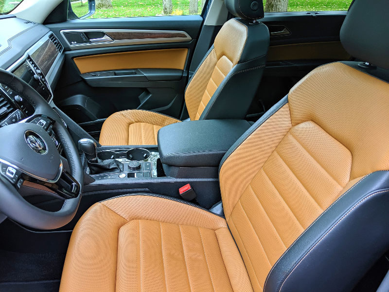 Interior view in the family-friendly SUV: 2019 VW Atlas