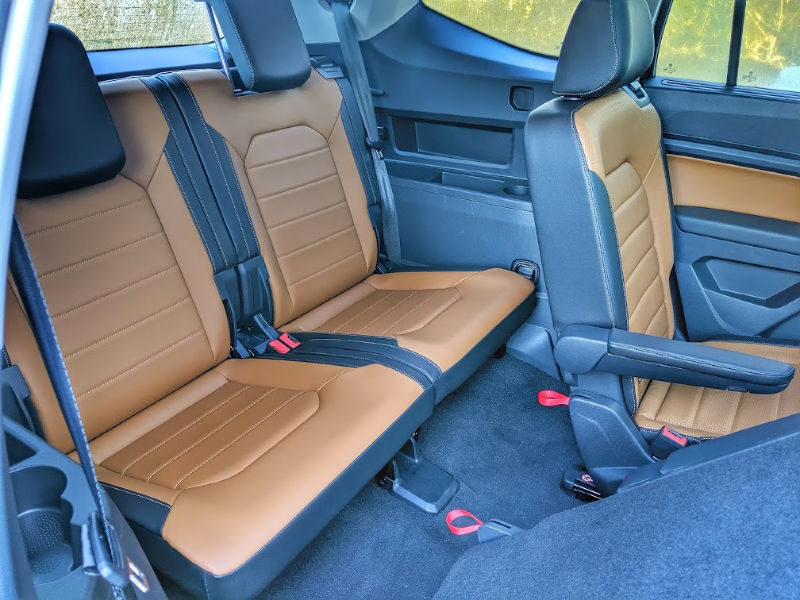 How much room is in the 3rd row of the 2019 VW Atlas?