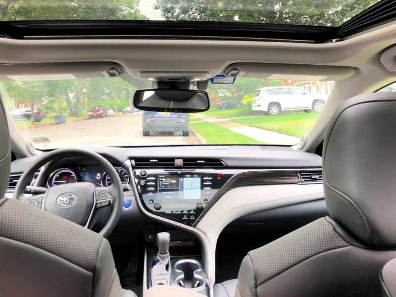 The 2020 Toyota Camry Hybrid XLE is a safe, fun-to-drive, cost-efficient hybrid 4-door sedan for small families and everyone in between.