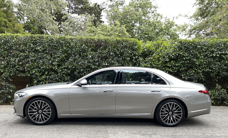 A side view of the Mercedes- Benz S 580 shows its long, lean look