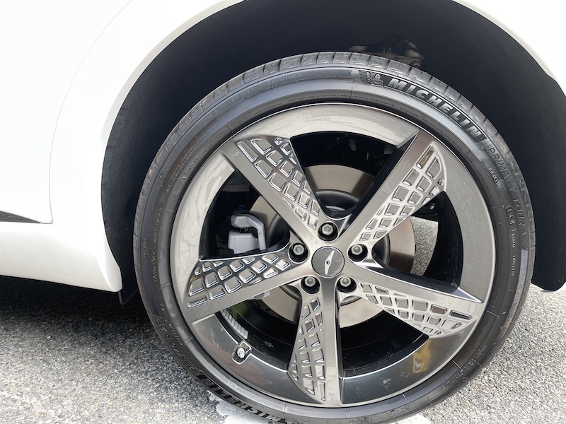 The G Matrix design on the wheels of our Genesis GV 70 test model