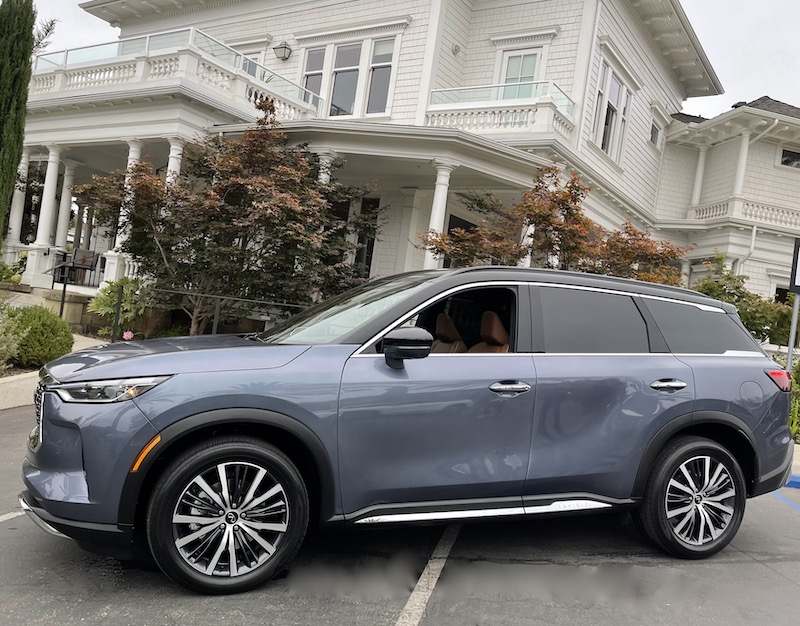 The 2022 Infiniti QX60.
