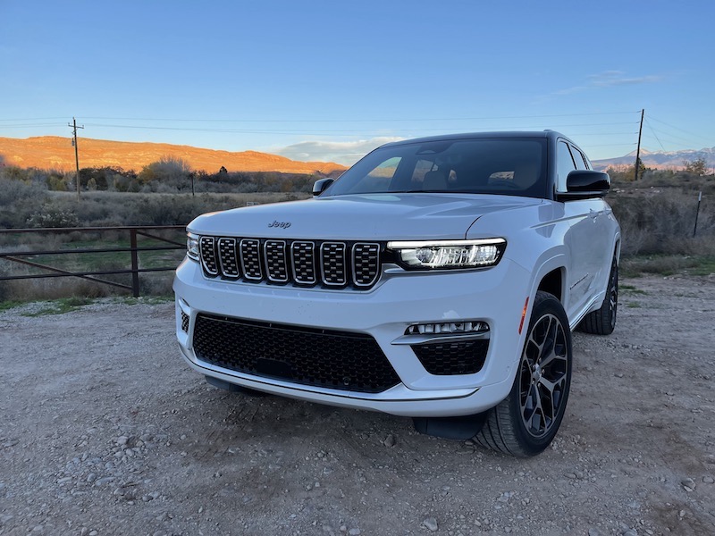 The front grille in the Jeep Grand Cherokee has been refined but it's still familiar
