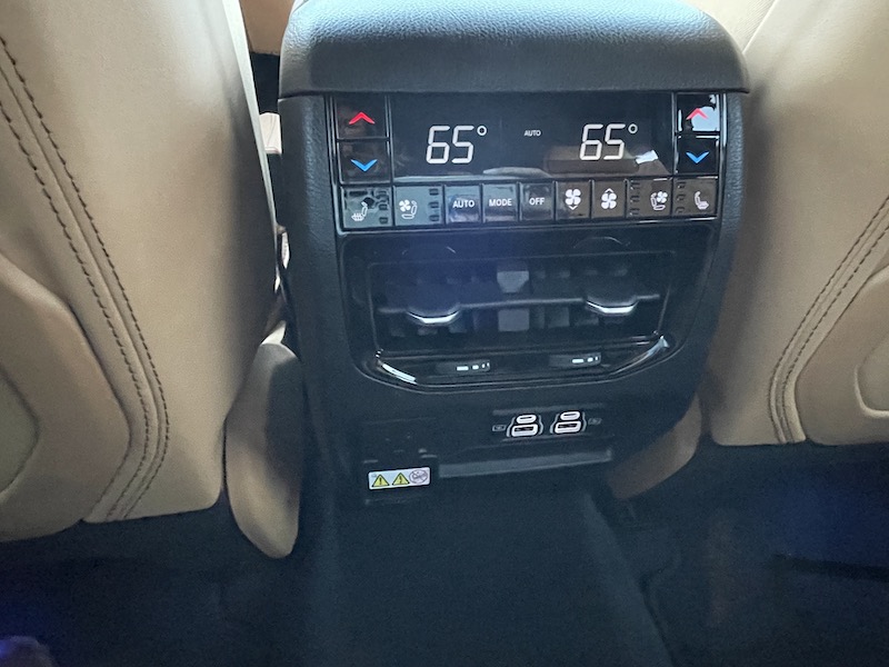 USB ports for the win in the Jeep Grand Cherokee